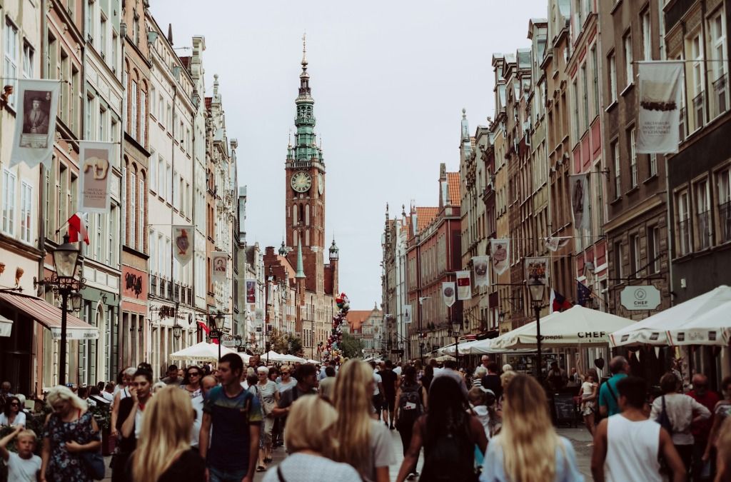 Can You Stay and Work in Poland After Graduation? (2026 Guide to Graduate Work Rights)